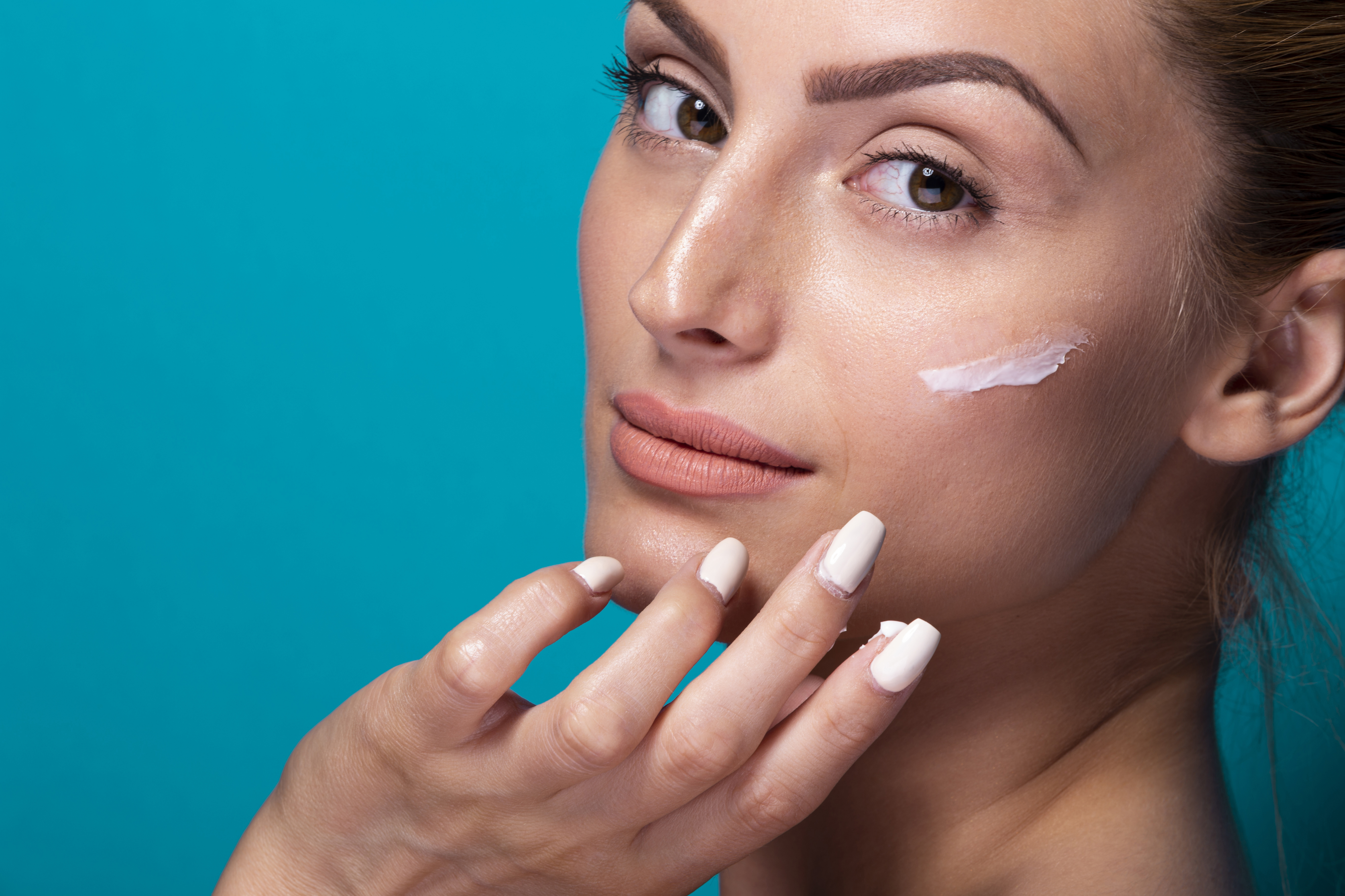 Esencja czy serum - czym różnią się i w jakiej kolejności stosować?